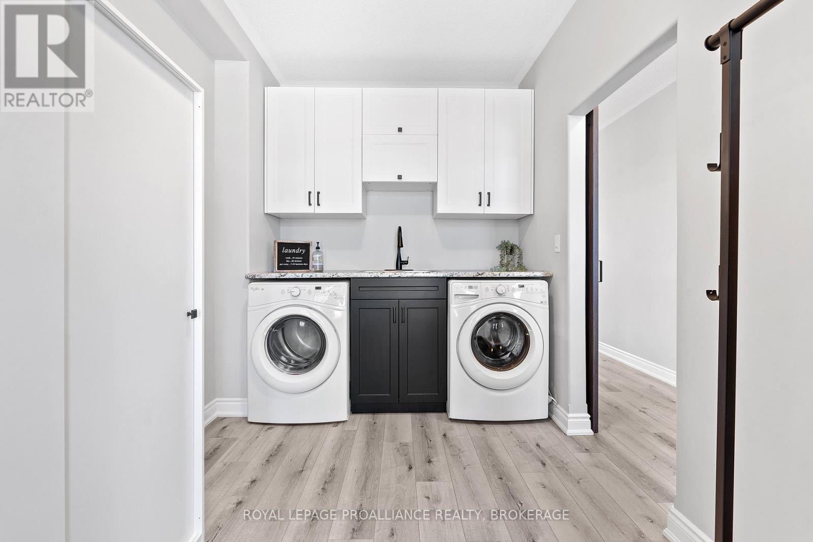 1556 Albany Drive, Kingston (City Northwest), ON - Indoor Photo Showing Laundry Room