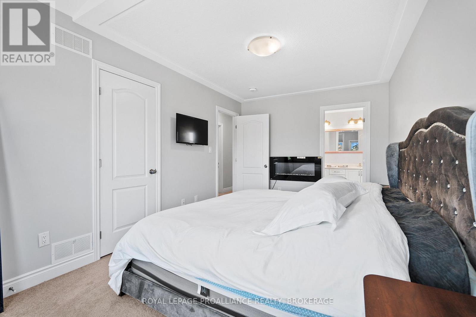 1556 Albany Drive, Kingston (City Northwest), ON - Indoor Photo Showing Bedroom