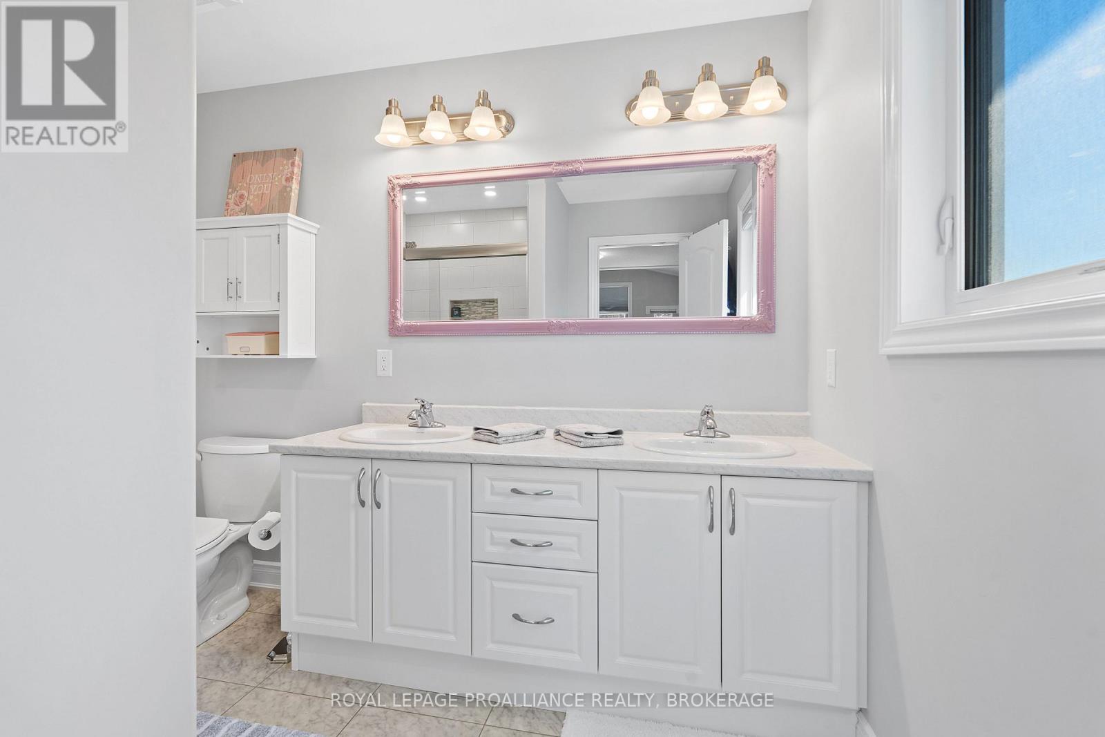 1556 Albany Drive, Kingston (City Northwest), ON - Photo Showing Bathroom