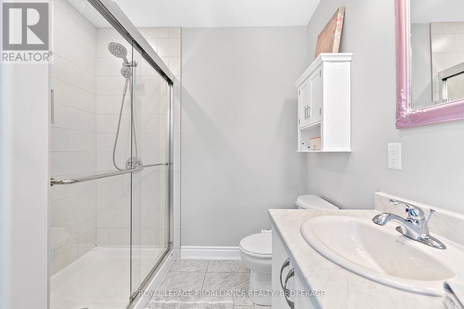 1556 Albany Drive, Kingston (City Northwest), ON - Indoor Photo Showing Bathroom