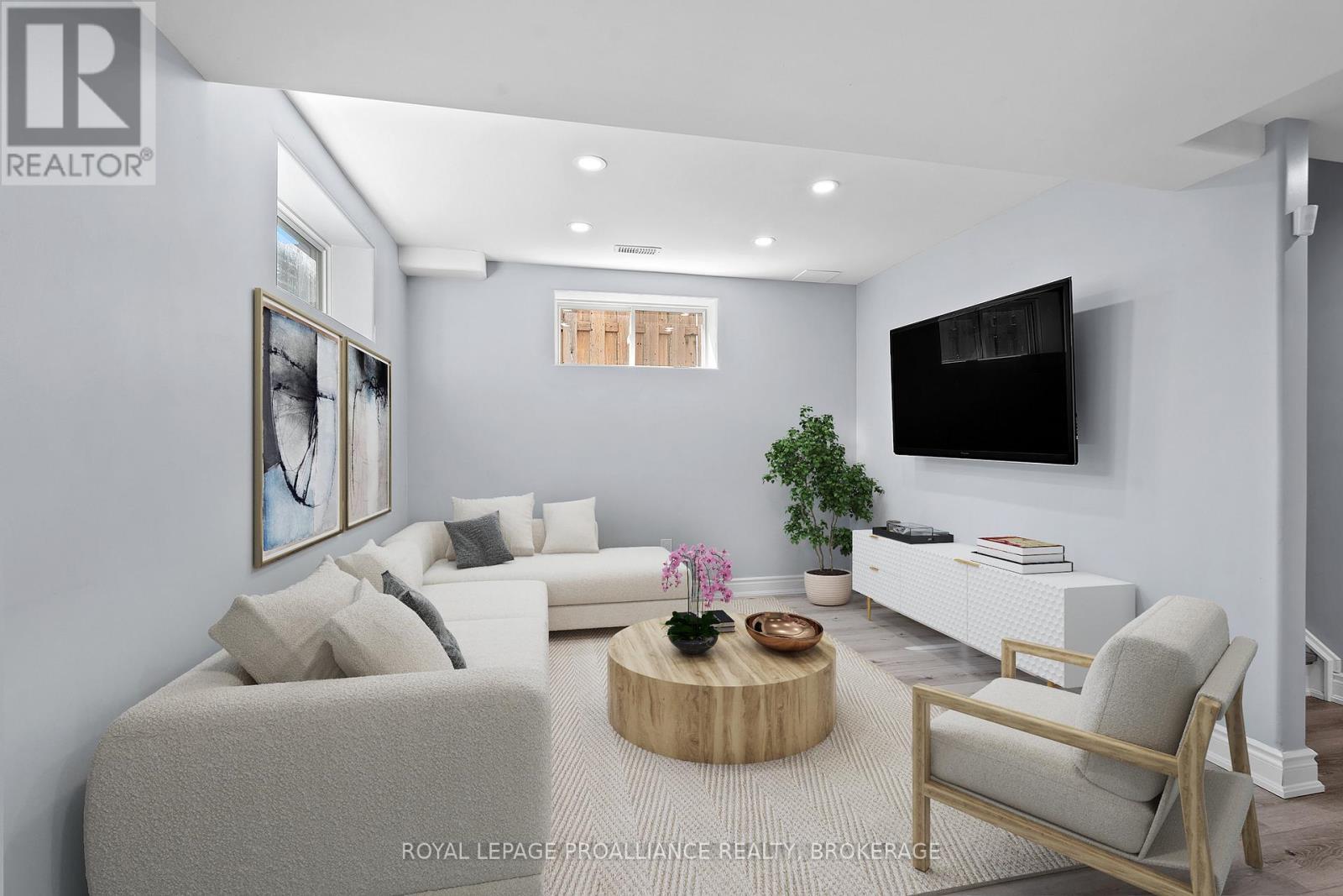 1556 Albany Drive, Kingston (City Northwest), ON - Indoor Photo Showing Living Room
