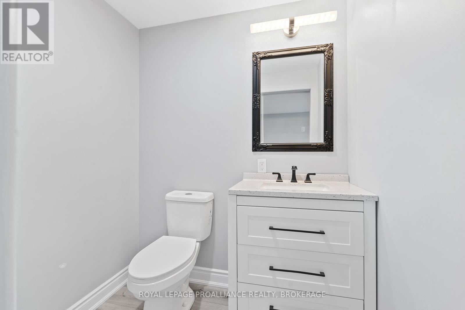 1556 Albany Drive, Kingston (City Northwest), ON - Indoor Photo Showing Bathroom