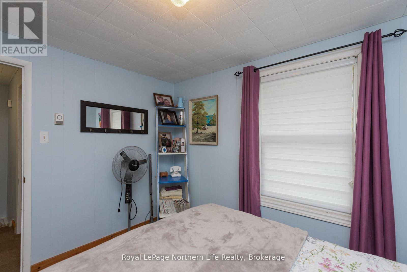 91 Oak Street, Unorganized Townships (Thorne), ON - Indoor Photo Showing Bedroom