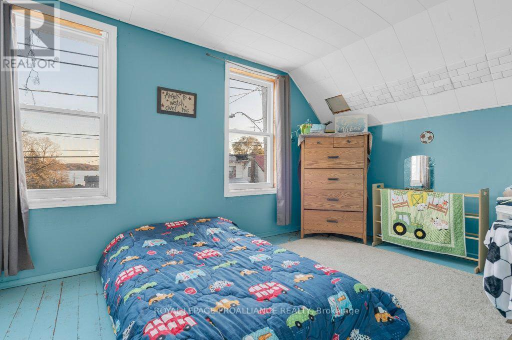 431 Main Street, Deseronto (Deseronto (Town)), ON - Indoor Photo Showing Bedroom