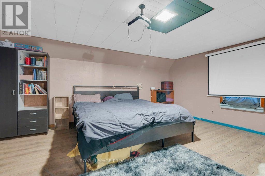 431 Main Street, Deseronto (Deseronto (Town)), ON - Indoor Photo Showing Bedroom