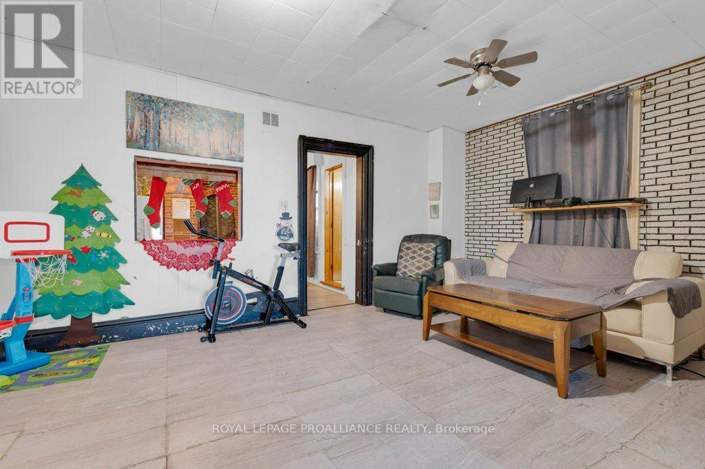 431 Main Street, Deseronto (Deseronto (Town)), ON - Indoor