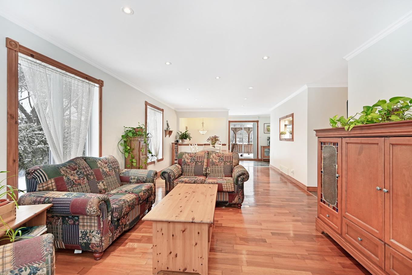Salon - 319 23E Avenue E., Venise-En-Québec, QC - Indoor Photo Showing Living Room