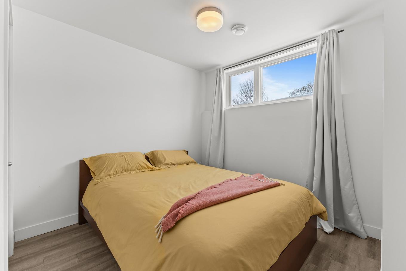 Chambre à coucher - 27 64E Avenue O., Saint-Paul-De-L'Île-Aux-Noix, QC - Indoor Photo Showing Bedroom