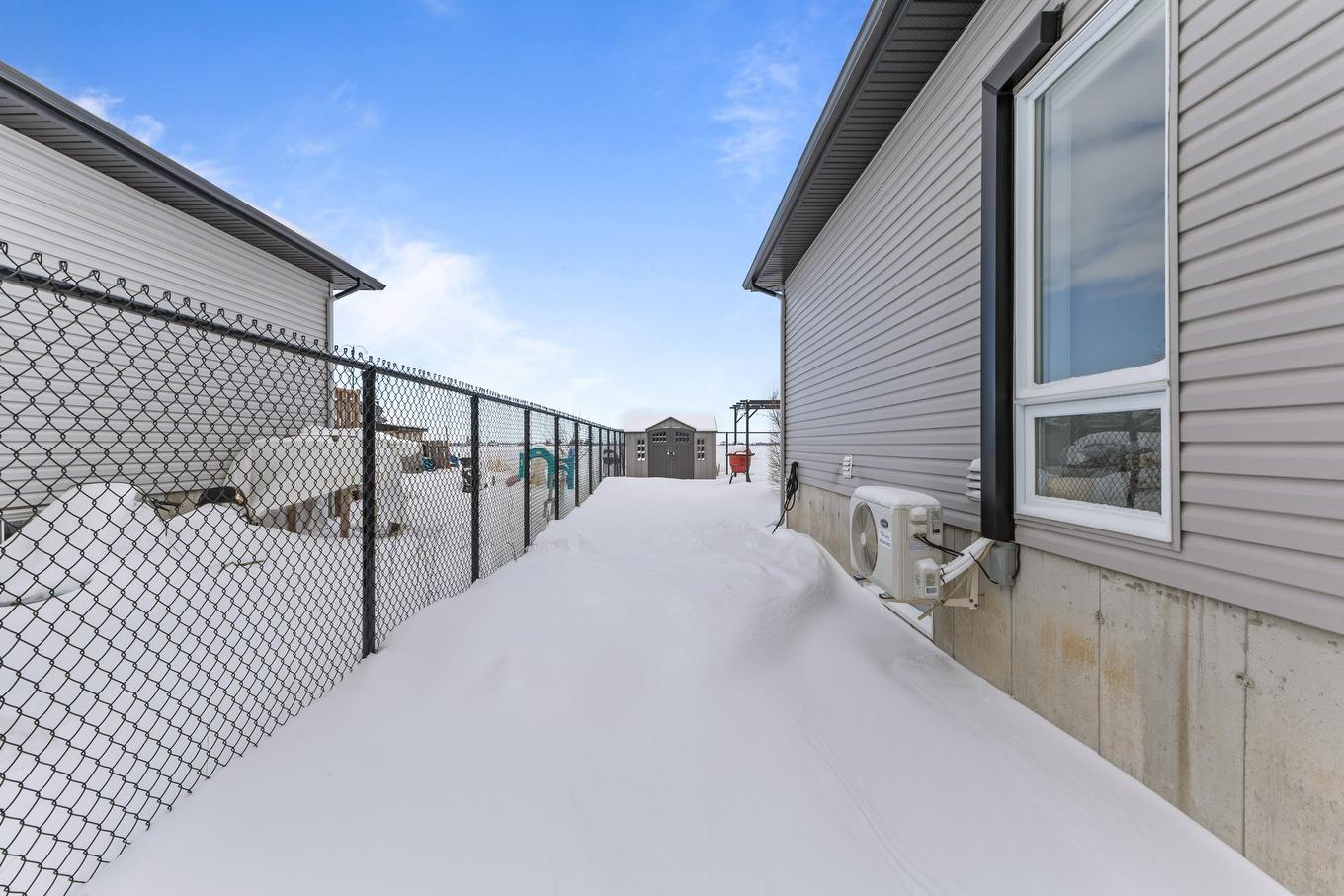 Cour - 27 64E Avenue O., Saint-Paul-De-L'Île-Aux-Noix, QC - Outdoor With Exterior