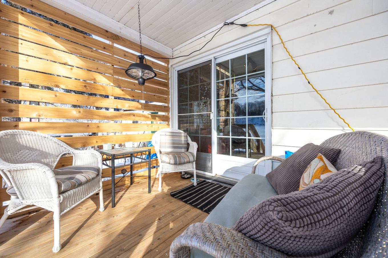 Patio - 3 Av. St-Joseph, Saint-Ours, QC - With Exterior