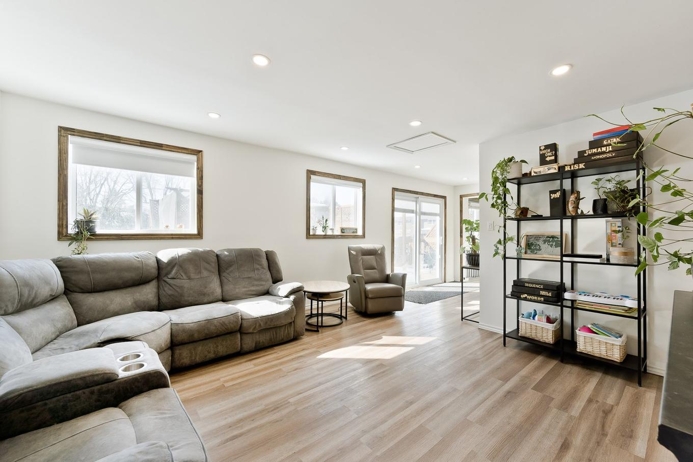 Salon - 390 Rue Principale, Stoke, QC - Indoor Photo Showing Living Room