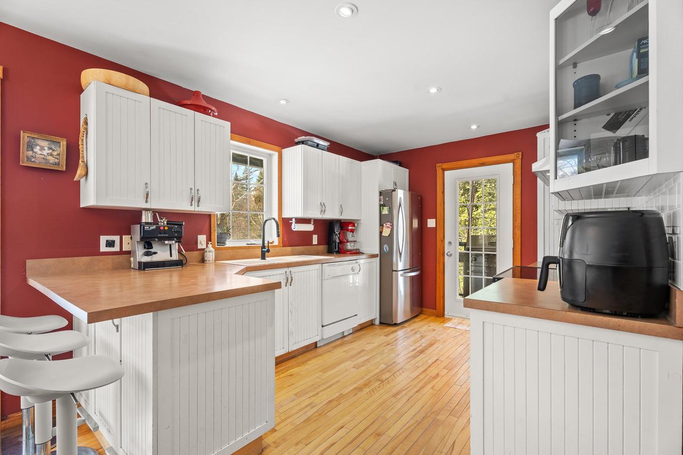 Cuisine - 38 Imp. Denise, Lac-Supérieur, QC - Indoor Photo Showing Kitchen