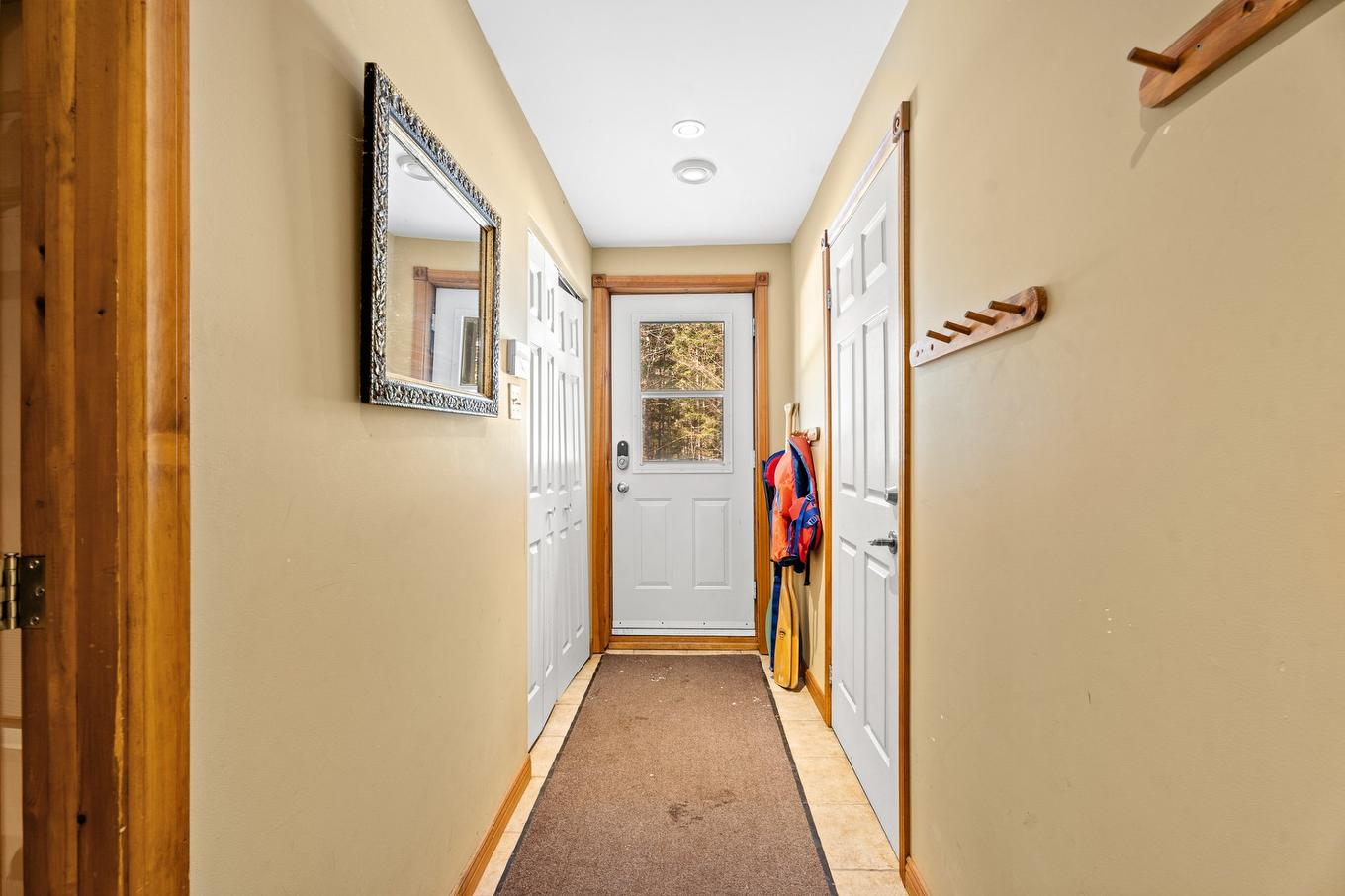 Hall d'entrée/Vestibule - 38 Imp. Denise, Lac-Supérieur, QC - Indoor Photo Showing Other Room