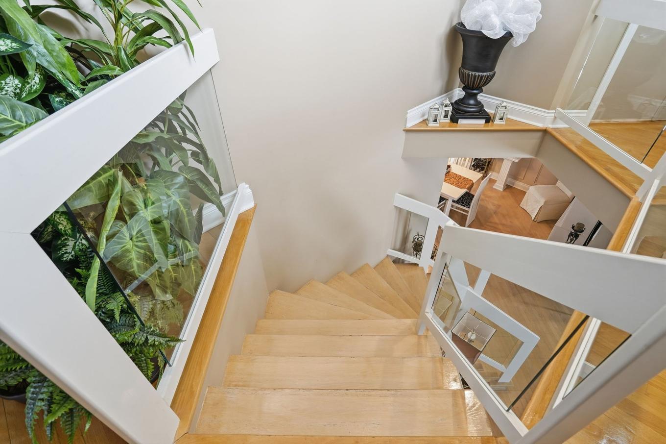 Escalier - 320 Rue Brion, Saint-Amable, QC - Indoor Photo Showing Other Room