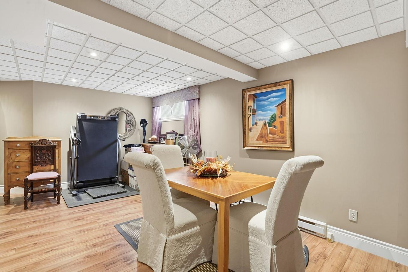 Sous-sol - 320 Rue Brion, Saint-Amable, QC - Indoor Photo Showing Dining Room