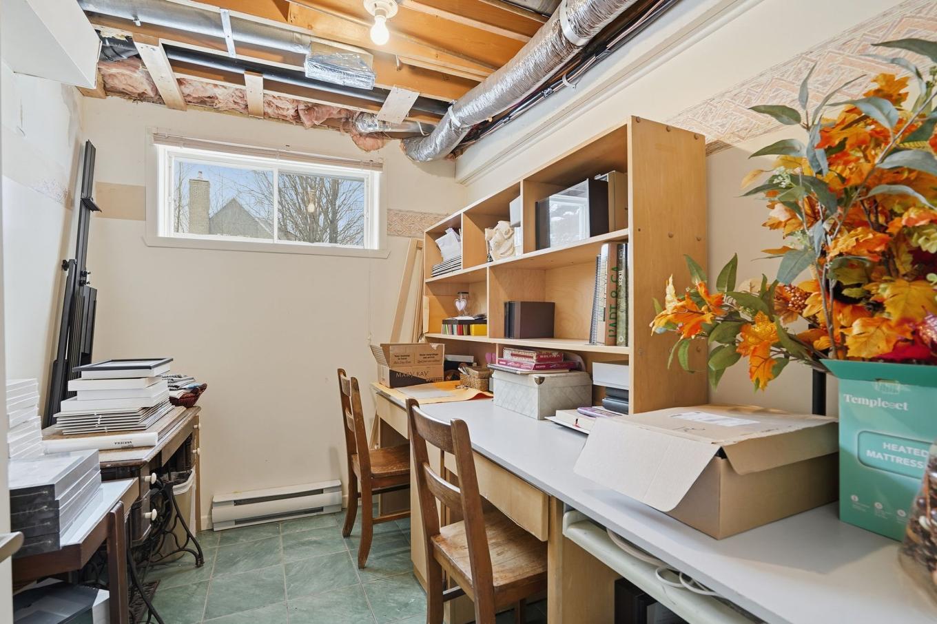 Boudoir - 320 Rue Brion, Saint-Amable, QC - Indoor Photo Showing Office