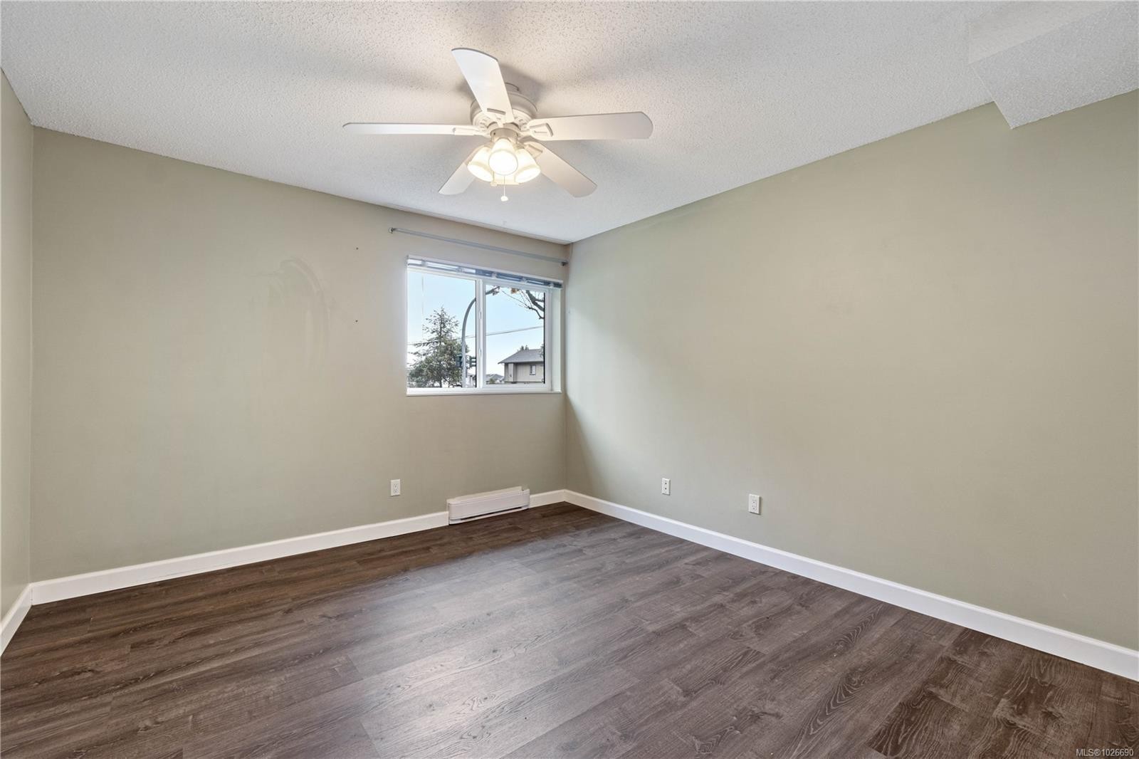 130-6711 Dover Rd, Nanaimo, BC - Indoor Photo Showing Other Room