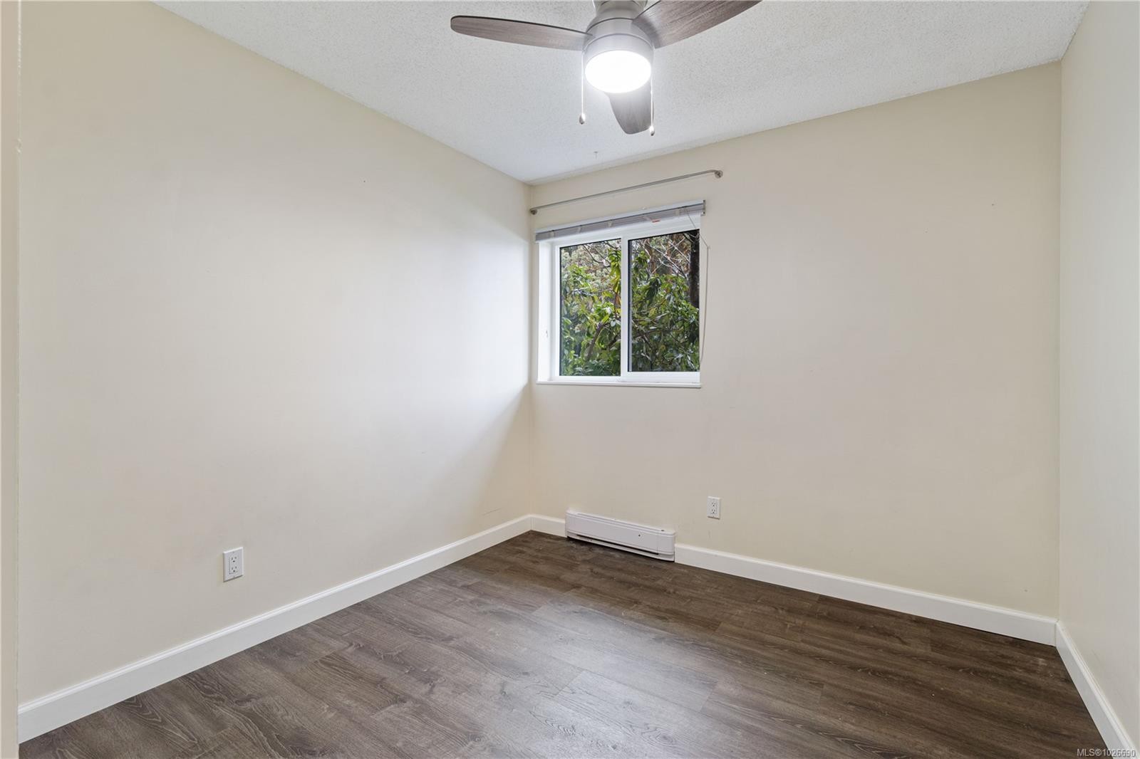 130-6711 Dover Rd, Nanaimo, BC - Indoor Photo Showing Other Room