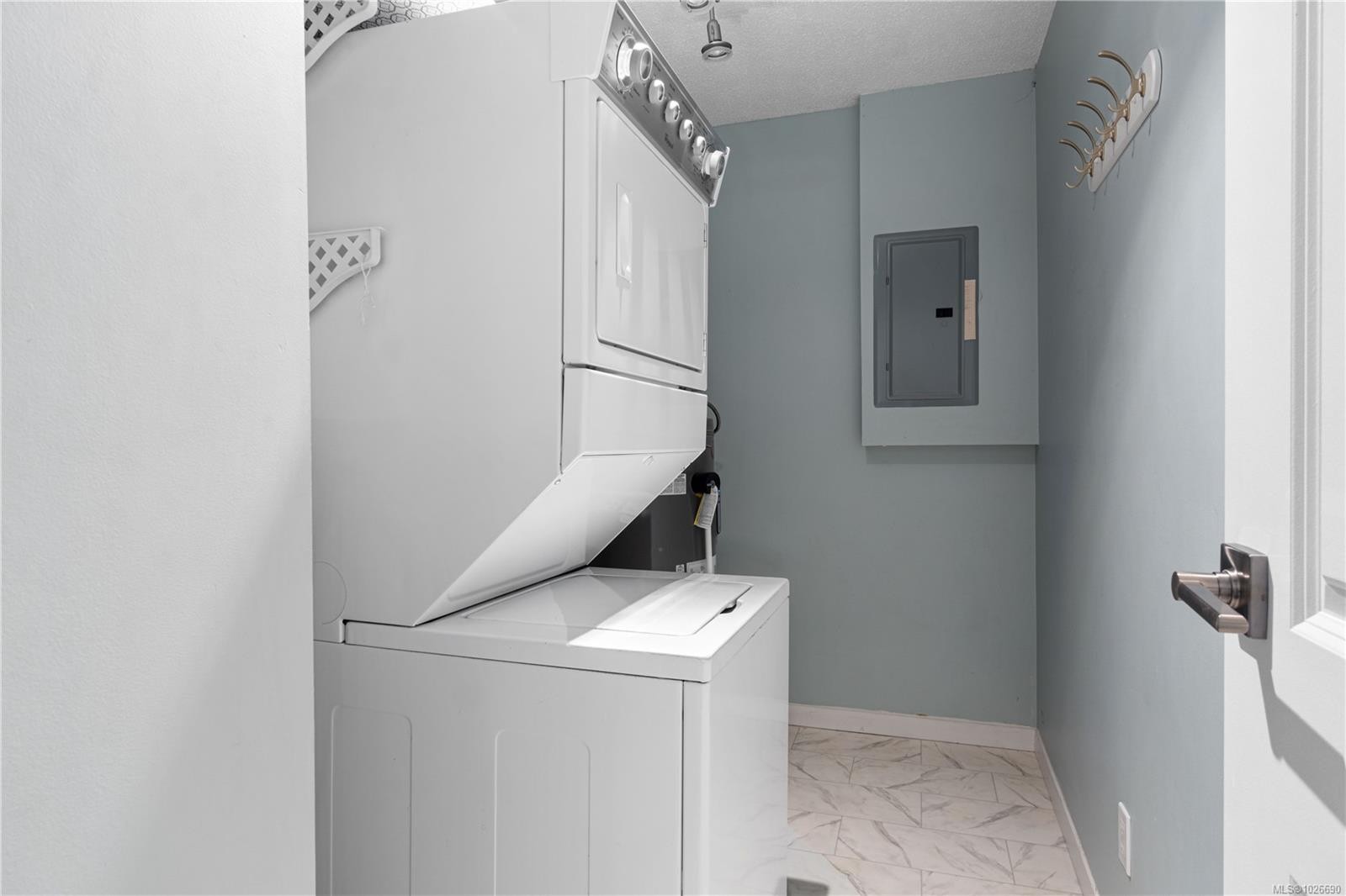 130-6711 Dover Rd, Nanaimo, BC - Indoor Photo Showing Laundry Room