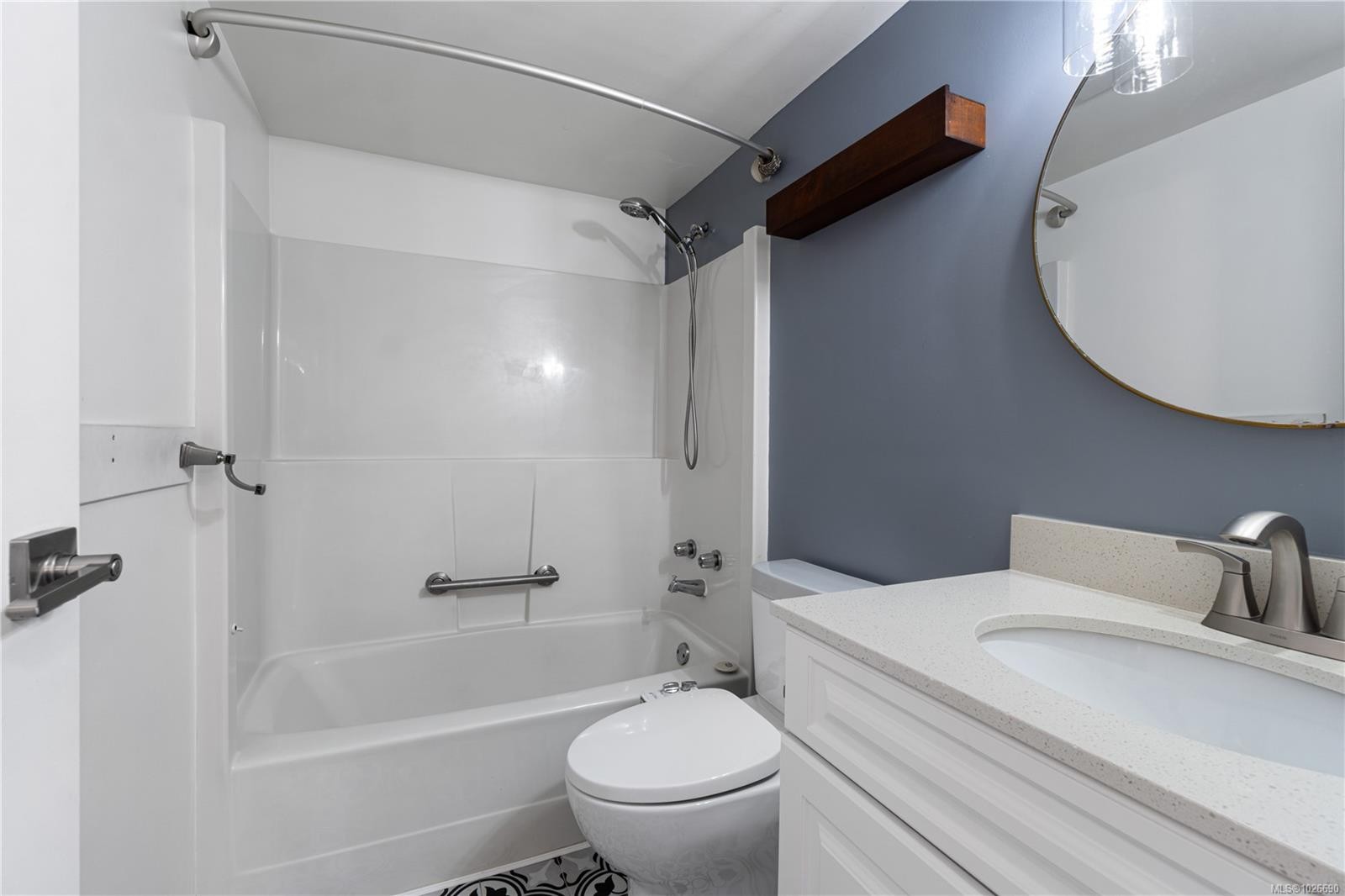 130-6711 Dover Rd, Nanaimo, BC - Indoor Photo Showing Bedroom