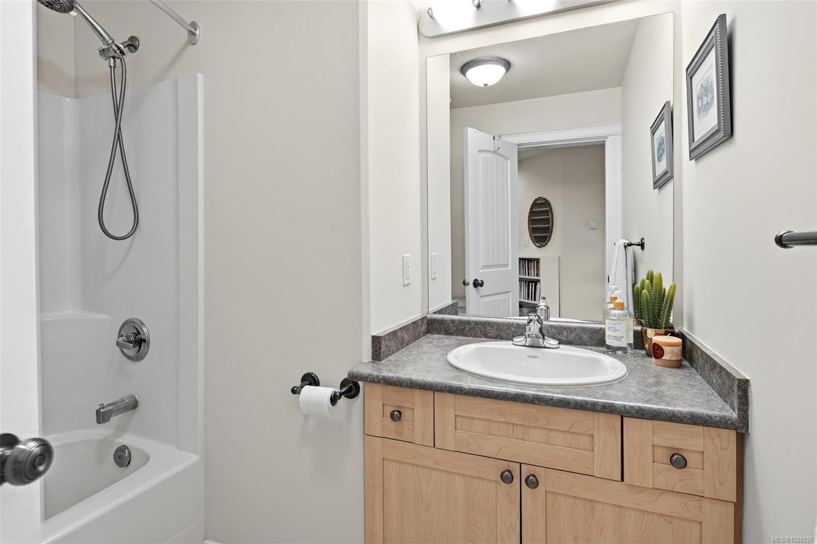 485 Outrigger Loop, Colwood, BC