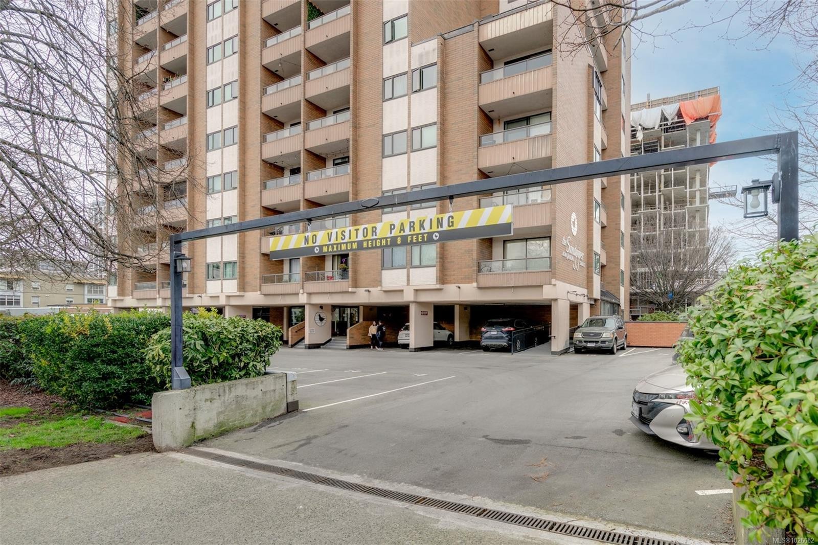 401-1630 Quadra St, Victoria, BC - Outdoor With Facade