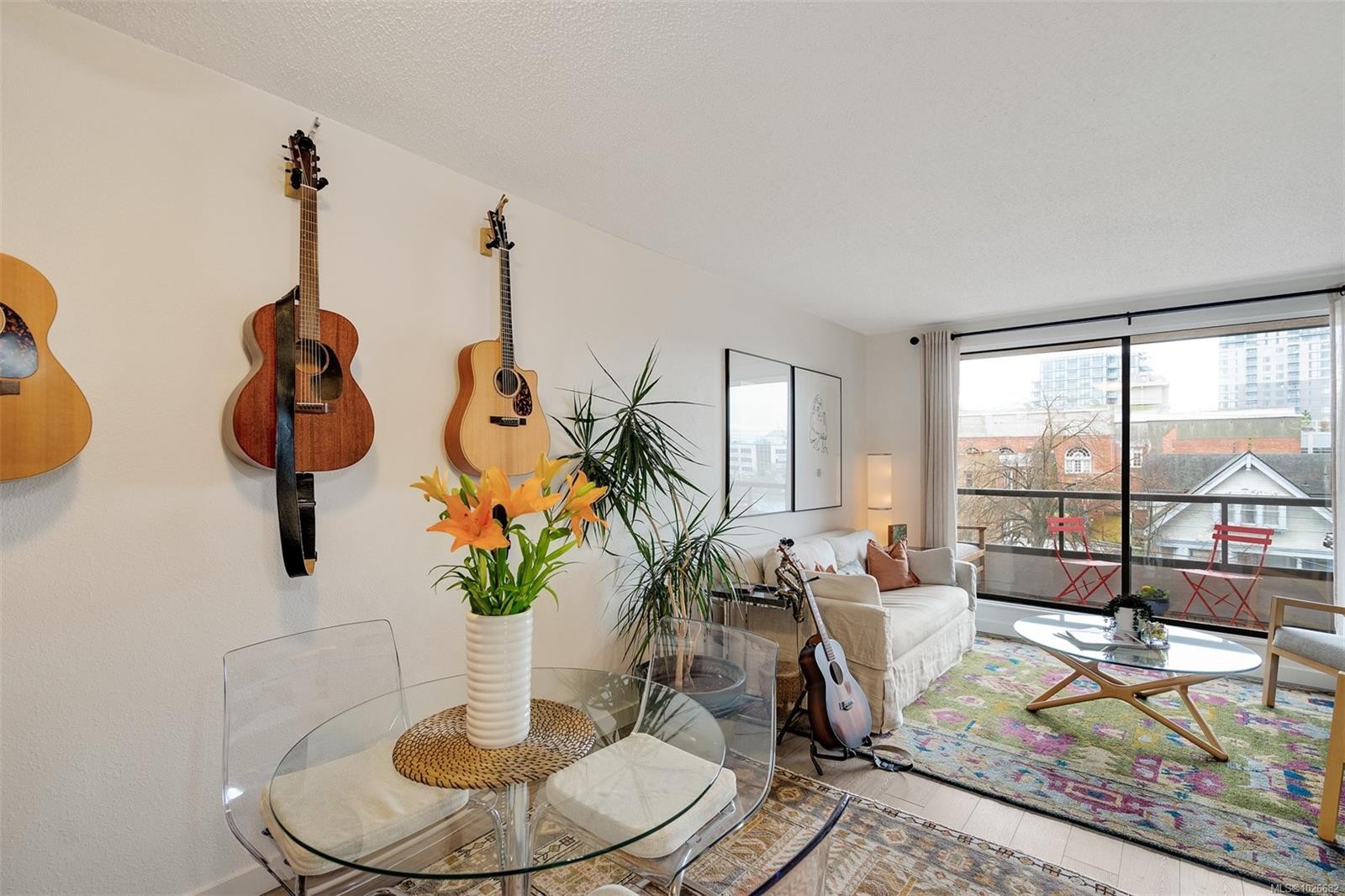 401-1630 Quadra St, Victoria, BC - Indoor