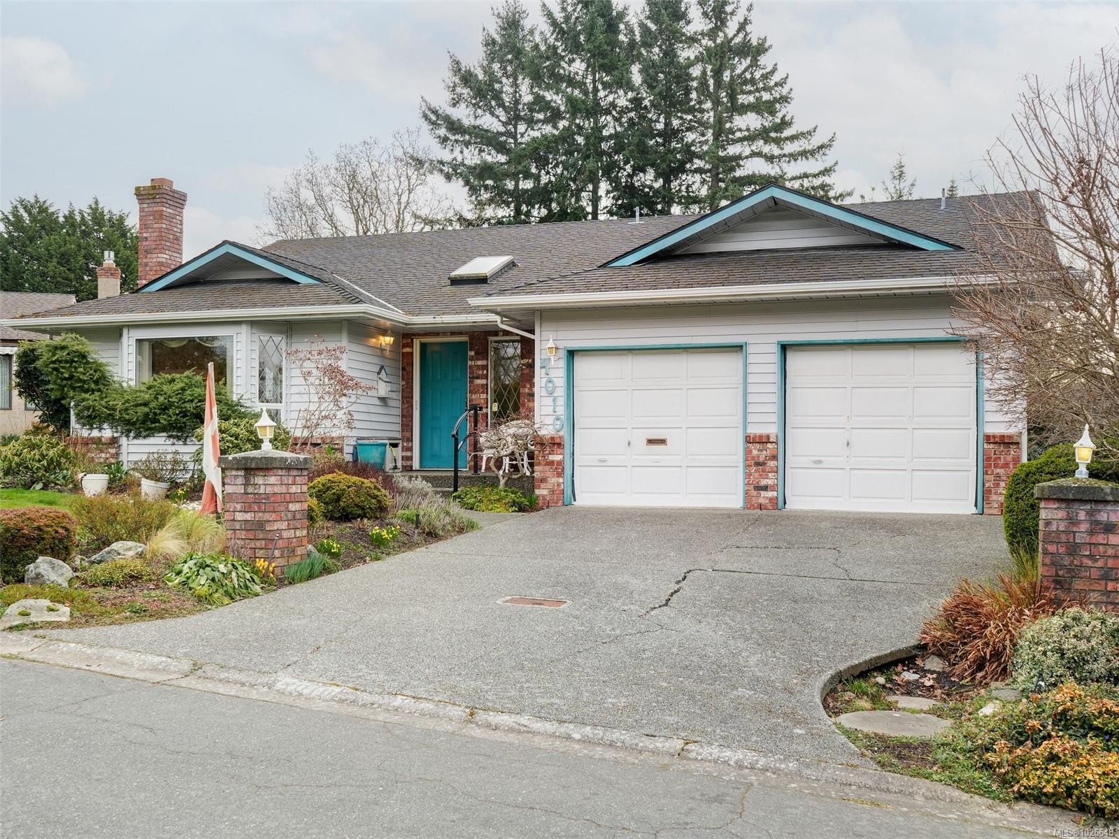 4010 Hollyridge Pl, Saanich, BC