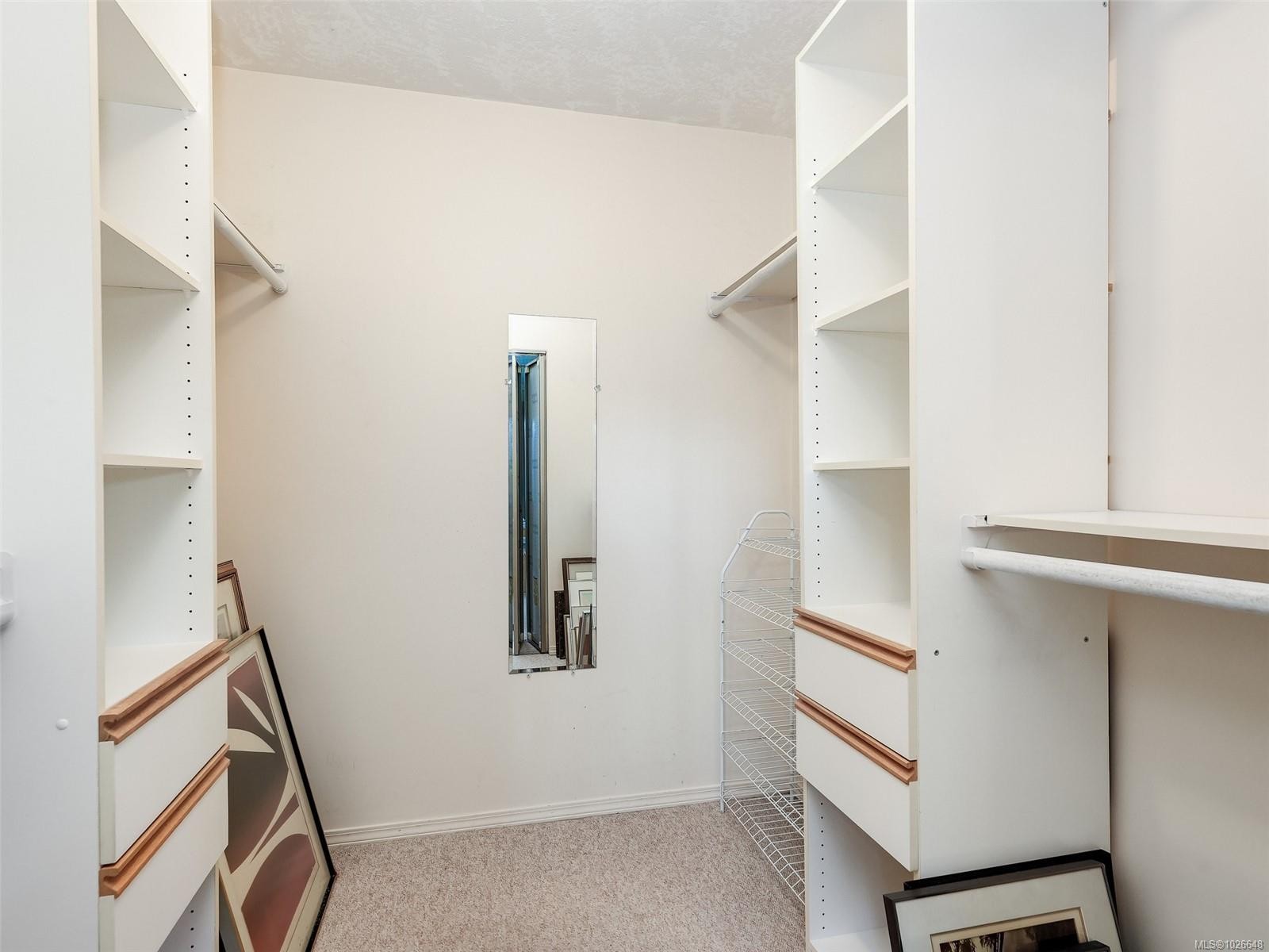 4010 Hollyridge Pl, Saanich, BC