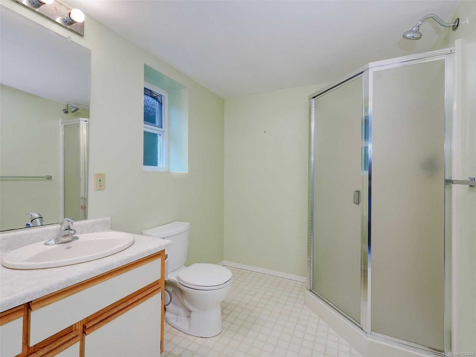 4010 Hollyridge Pl, Saanich, BC