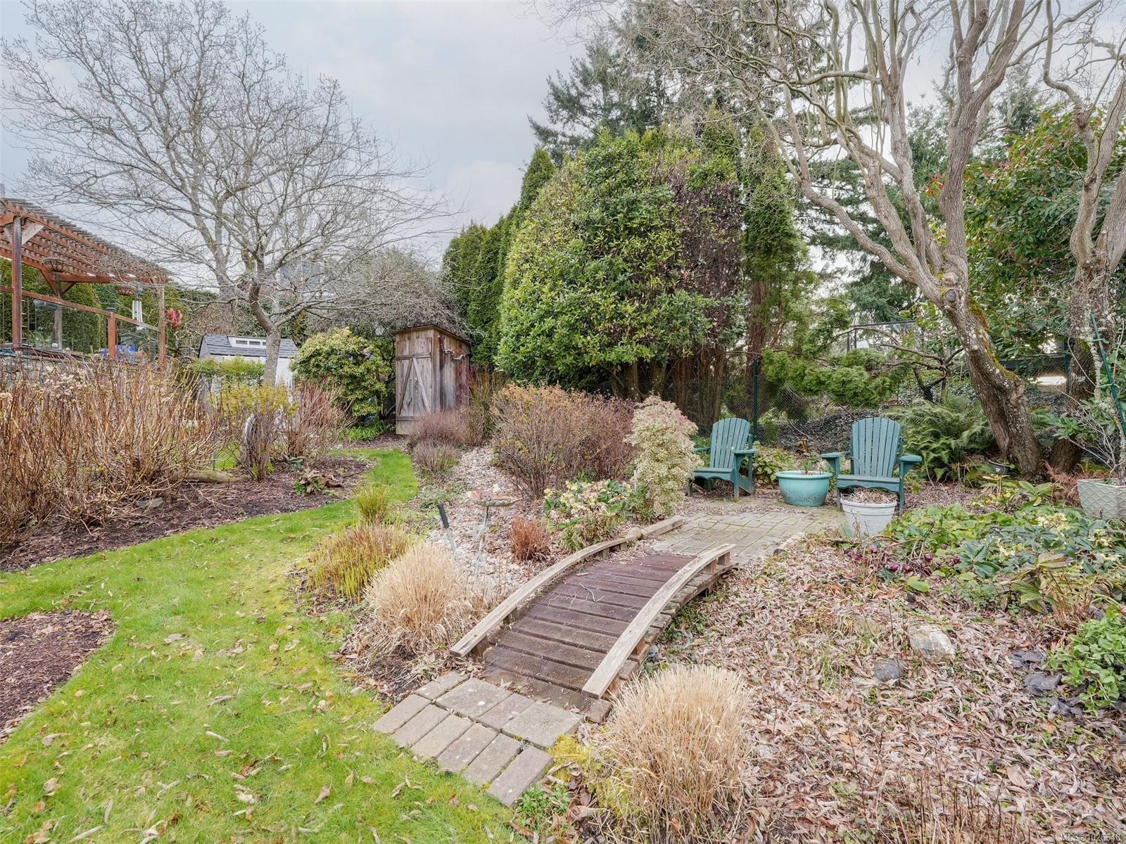 4010 Hollyridge Pl, Saanich, BC