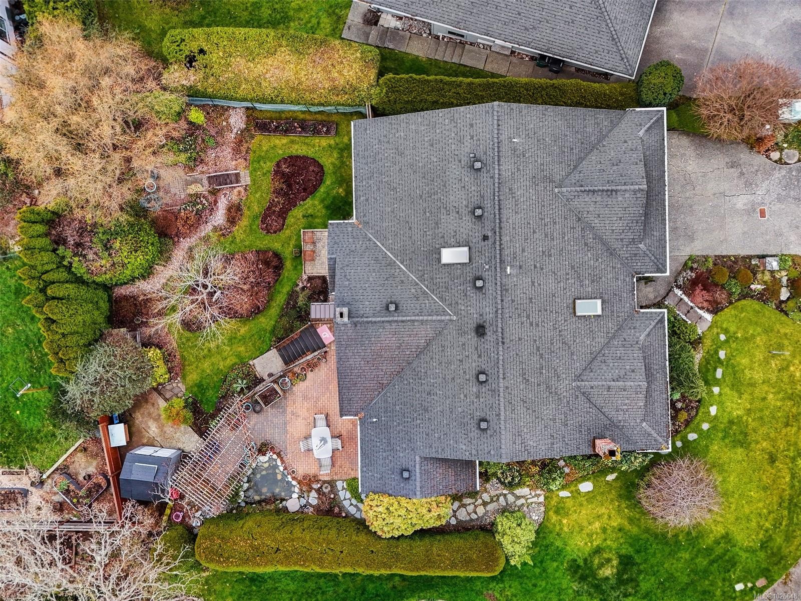 4010 Hollyridge Pl, Saanich, BC