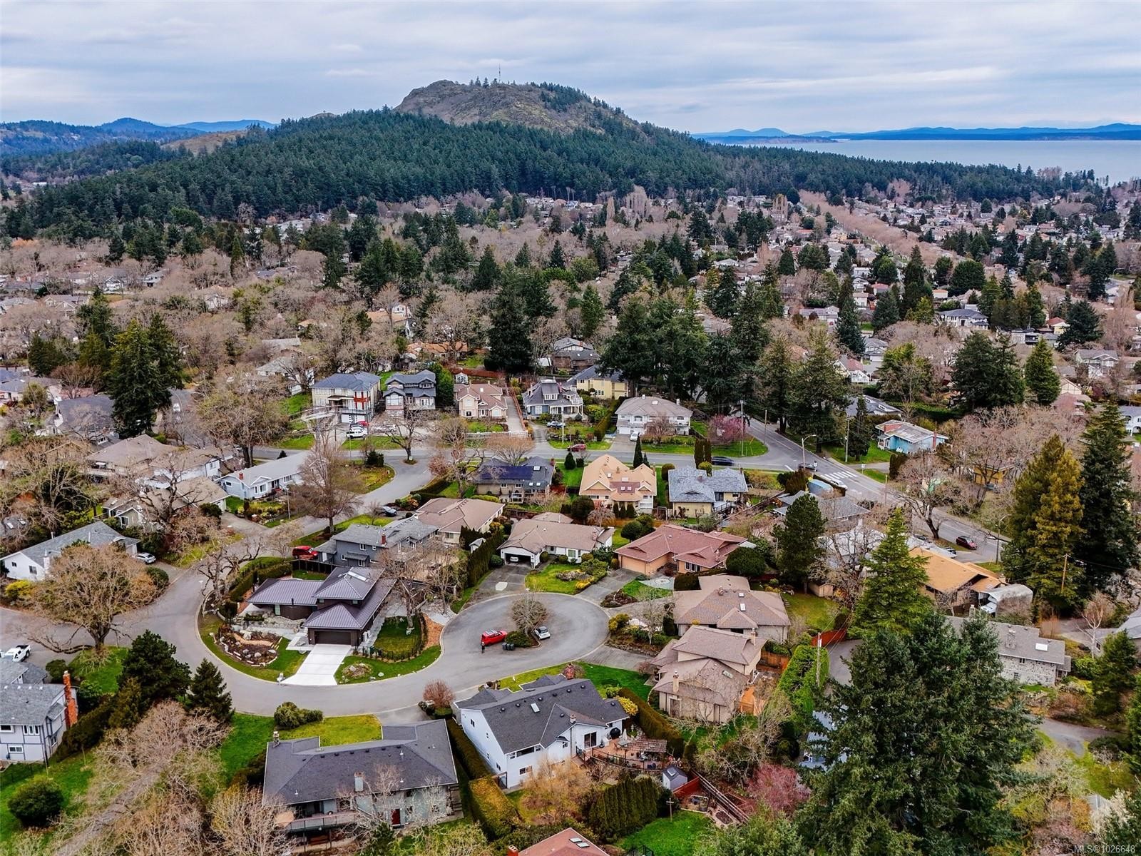 4010 Hollyridge Pl, Saanich, BC