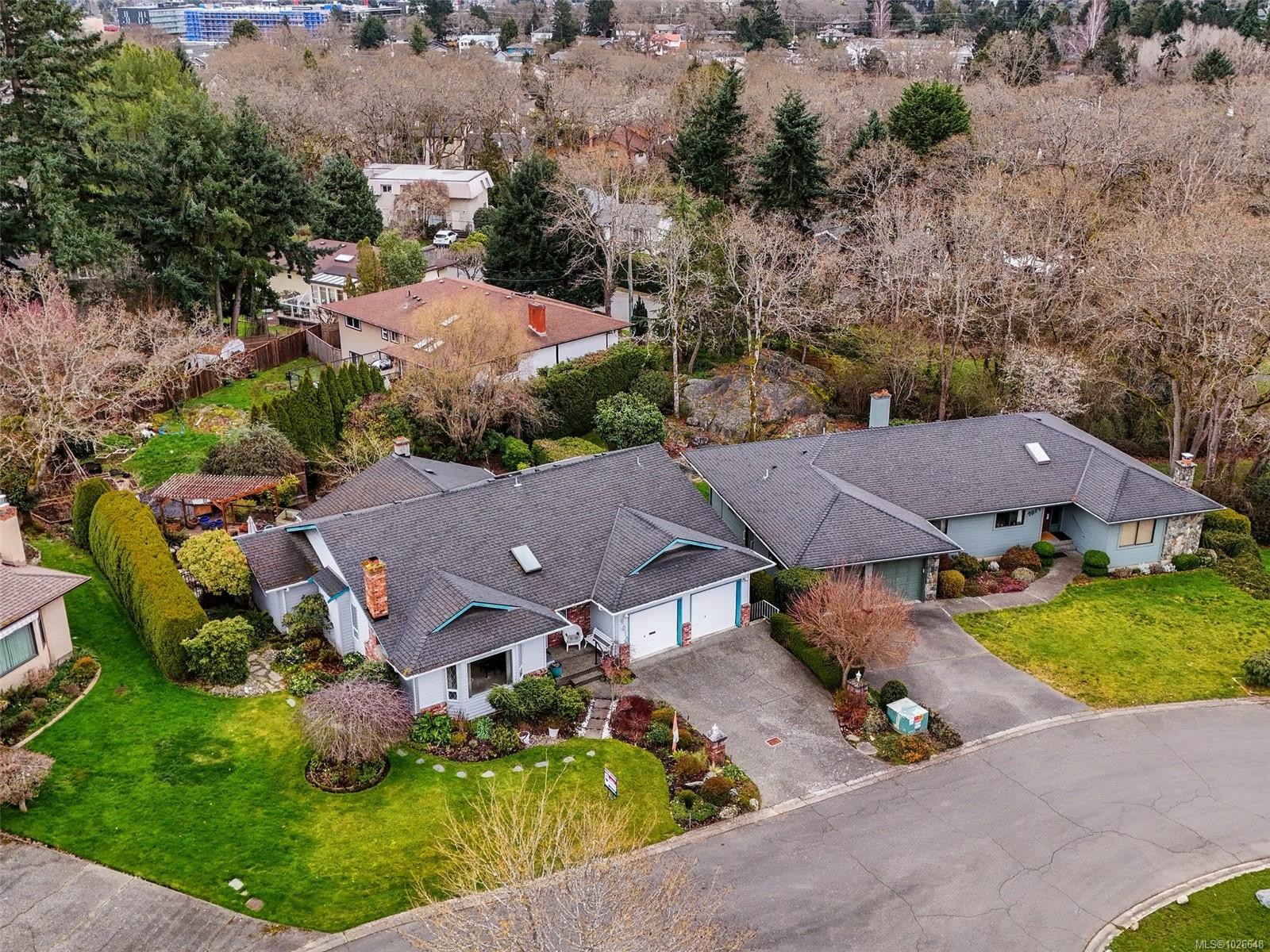 4010 Hollyridge Pl, Saanich, BC