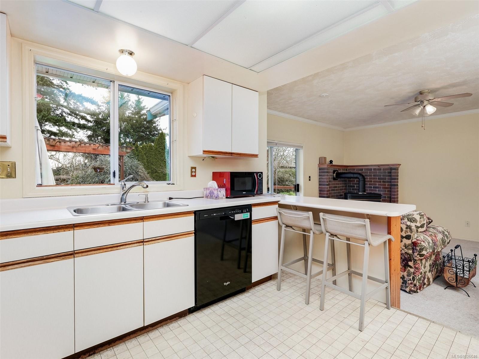 4010 Hollyridge Pl, Saanich, BC