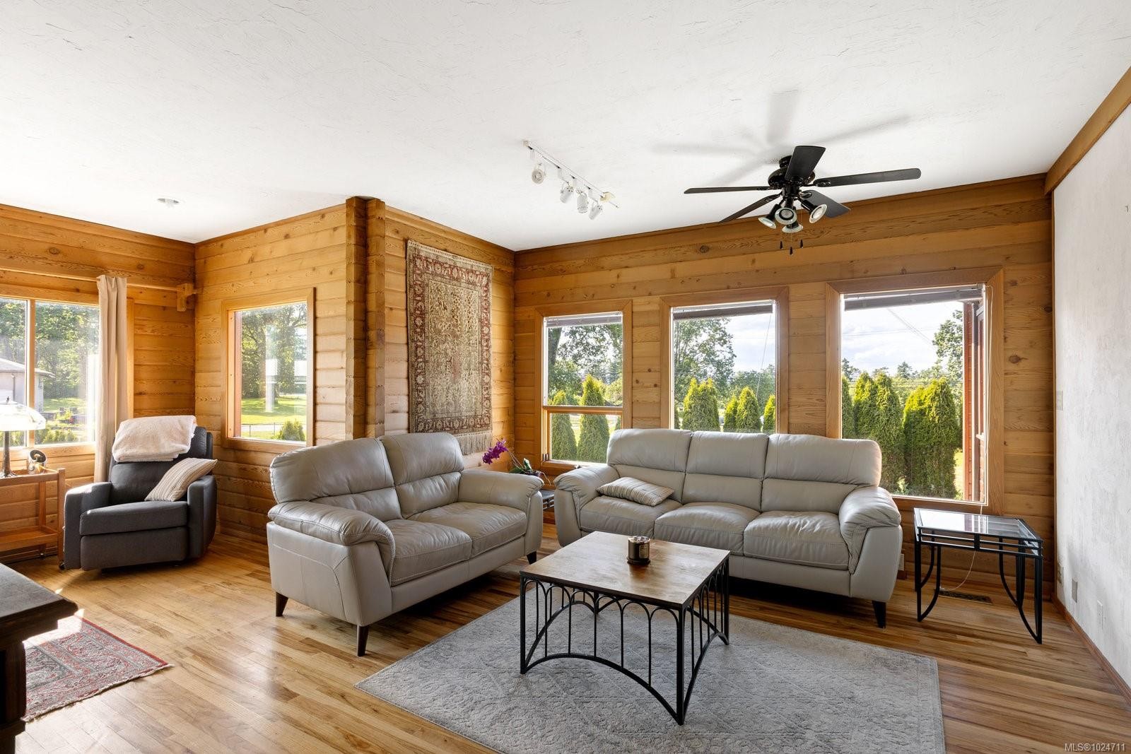 9775 West Saanich Rd, North Saanich, BC