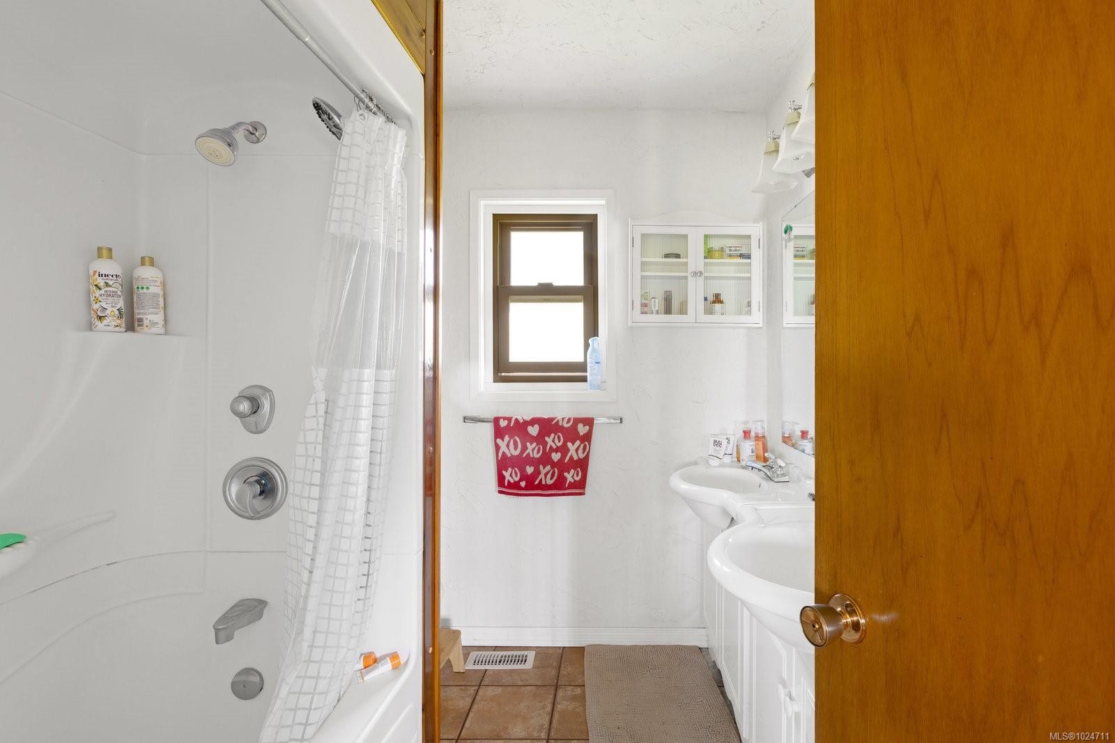 9775 West Saanich Rd, North Saanich, BC