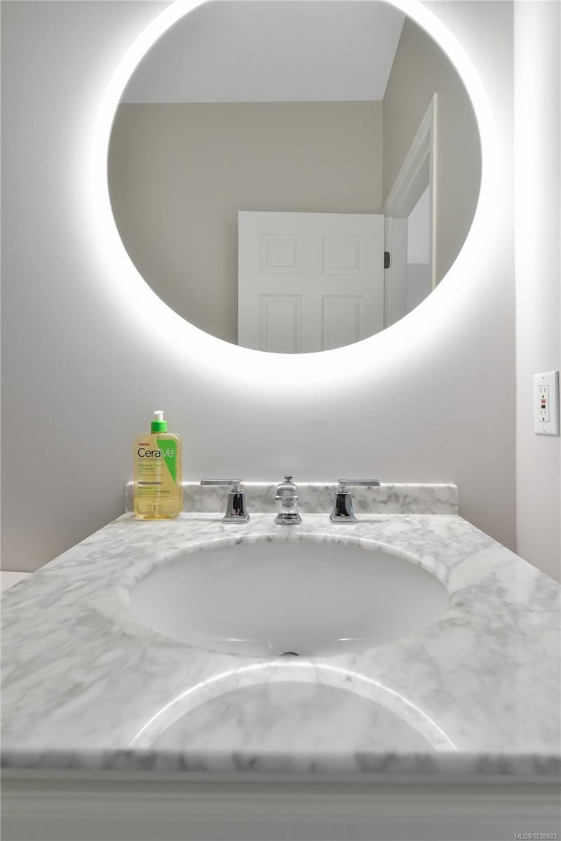 486 Foster St, Esquimalt, BC