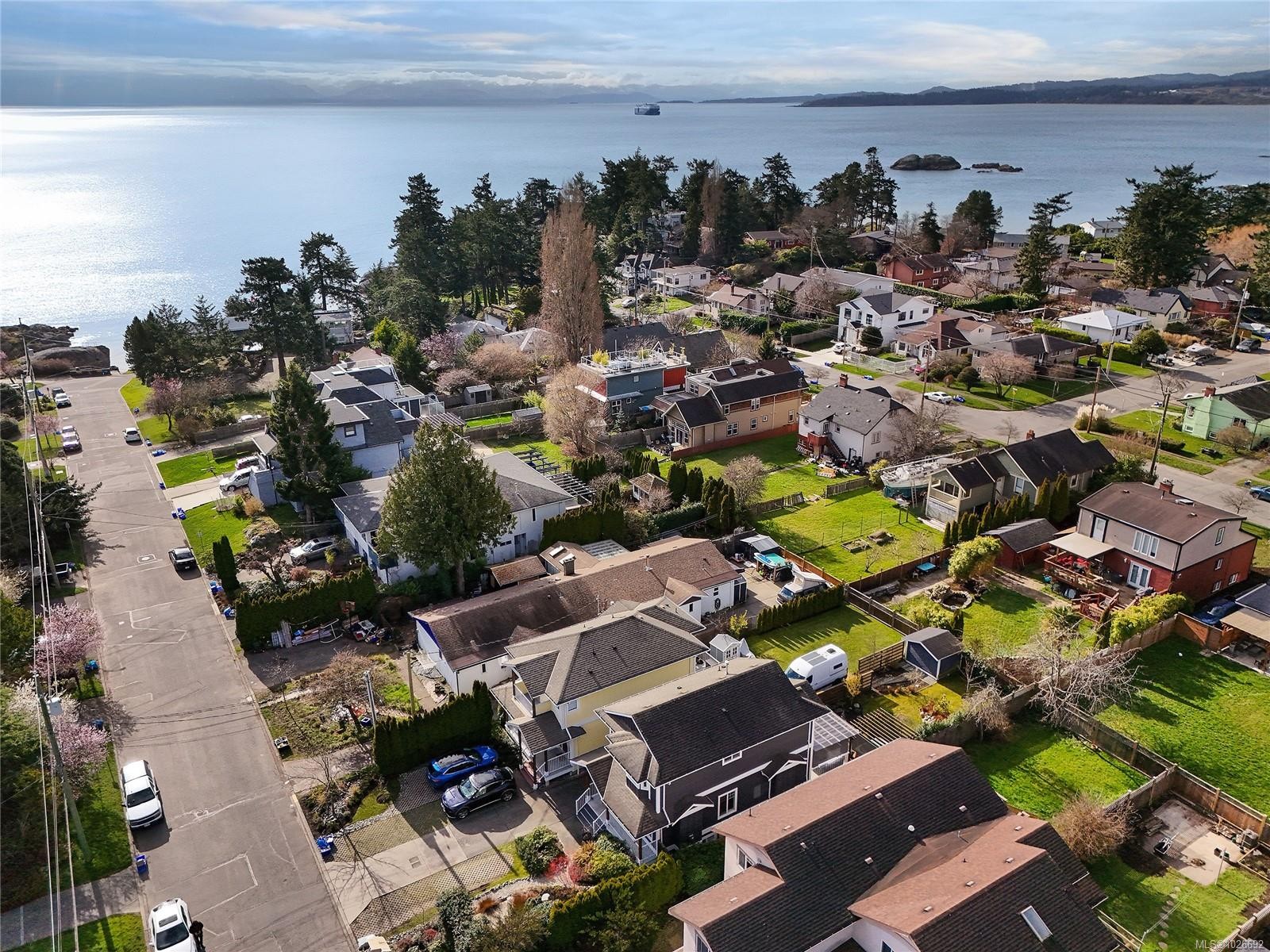 486 Foster St, Esquimalt, BC