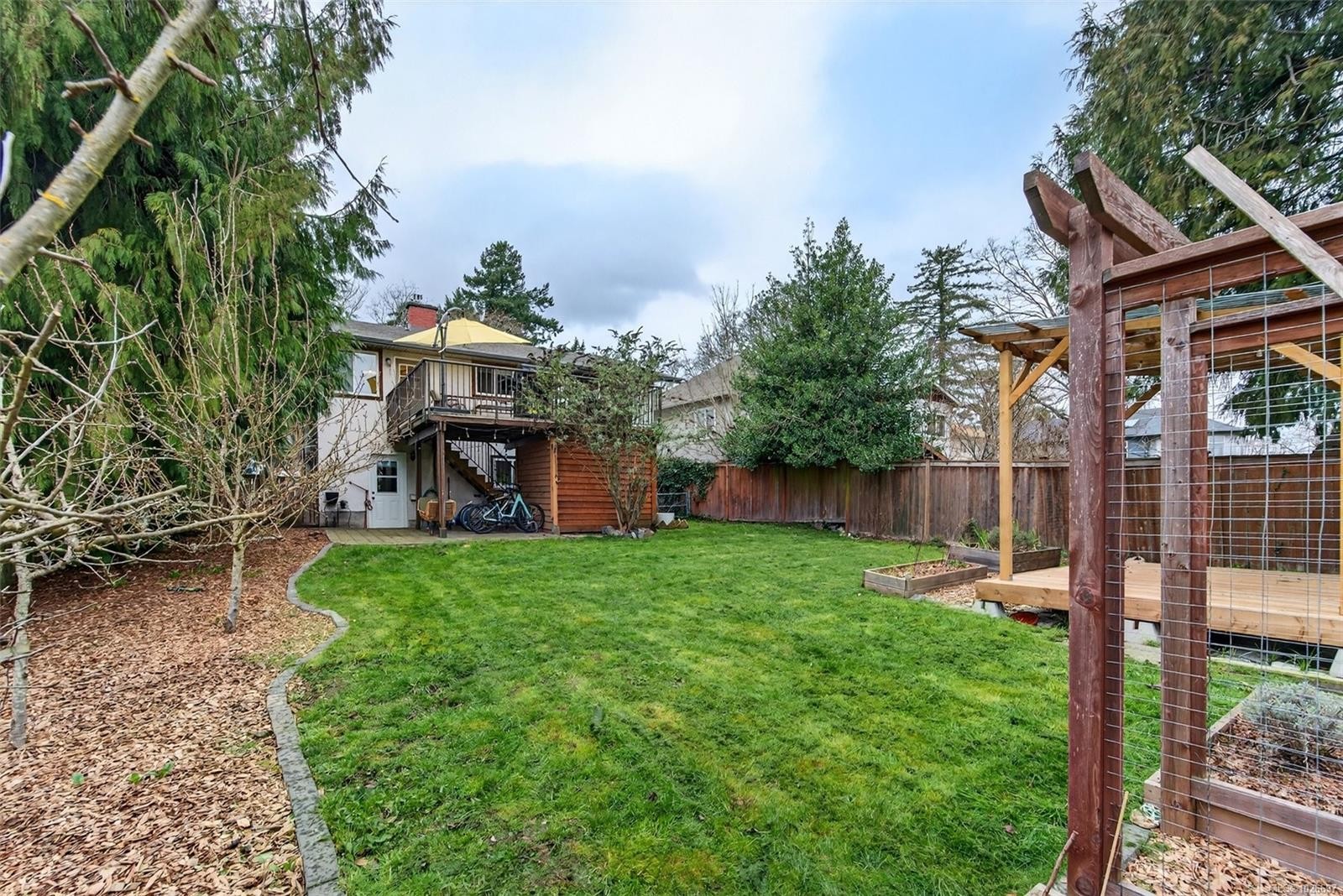 3905 Grange Rd, Saanich, BC