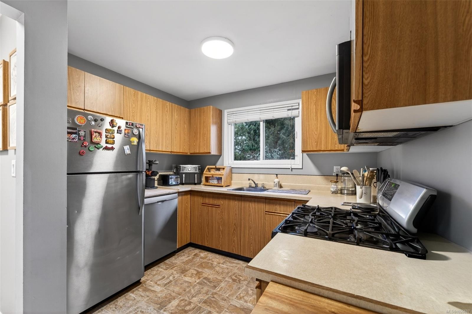 3905 Grange Rd, Saanich, BC