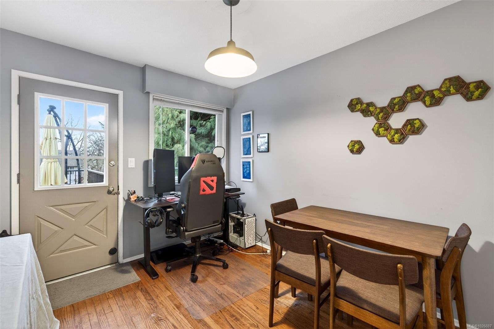 3905 Grange Rd, Saanich, BC