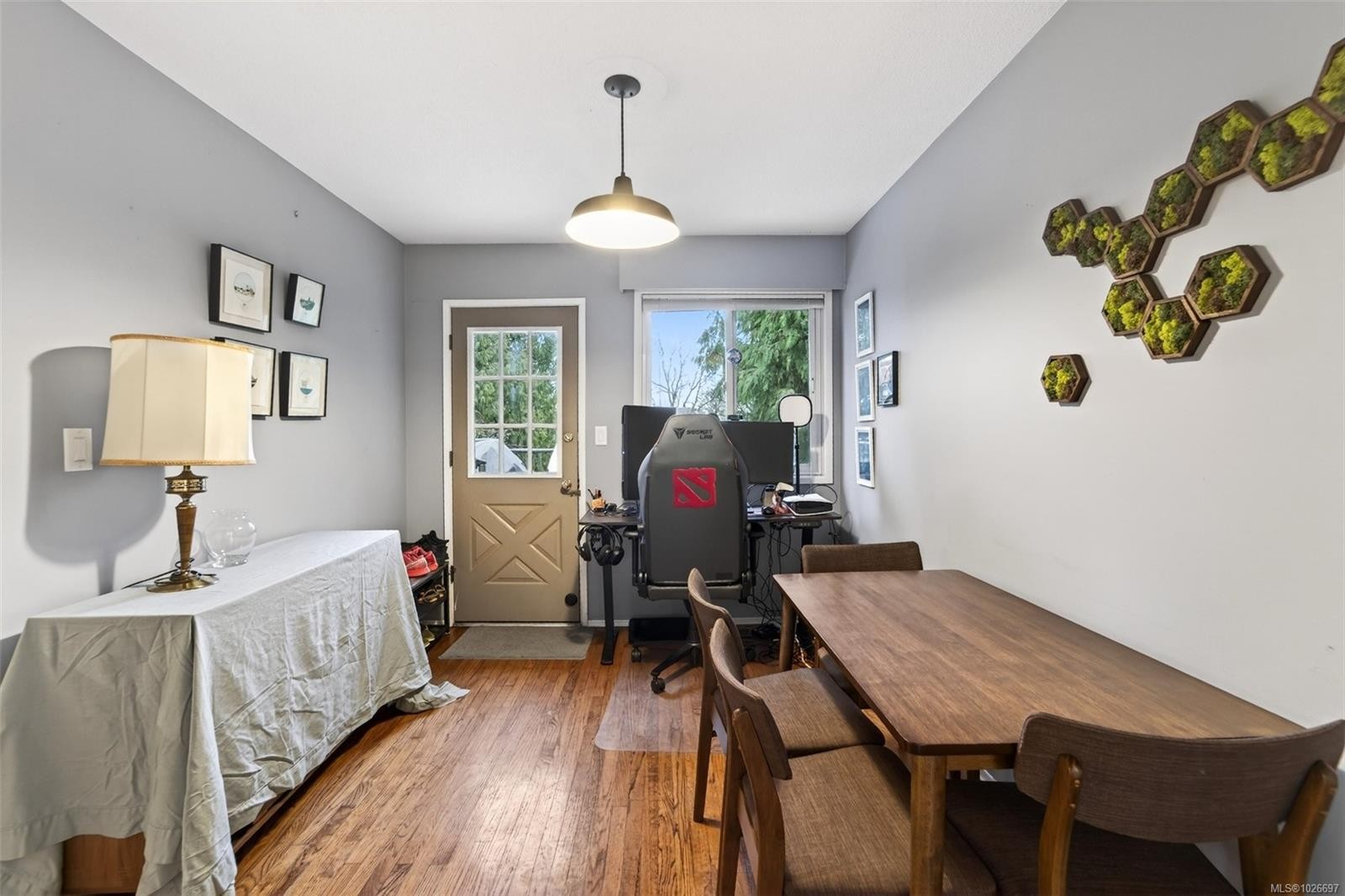 3905 Grange Rd, Saanich, BC