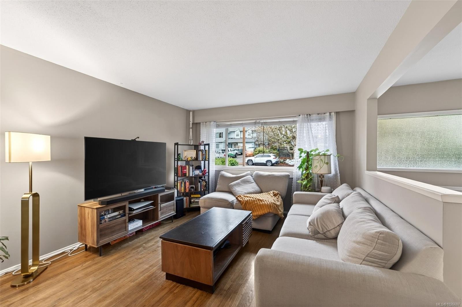 3905 Grange Rd, Saanich, BC