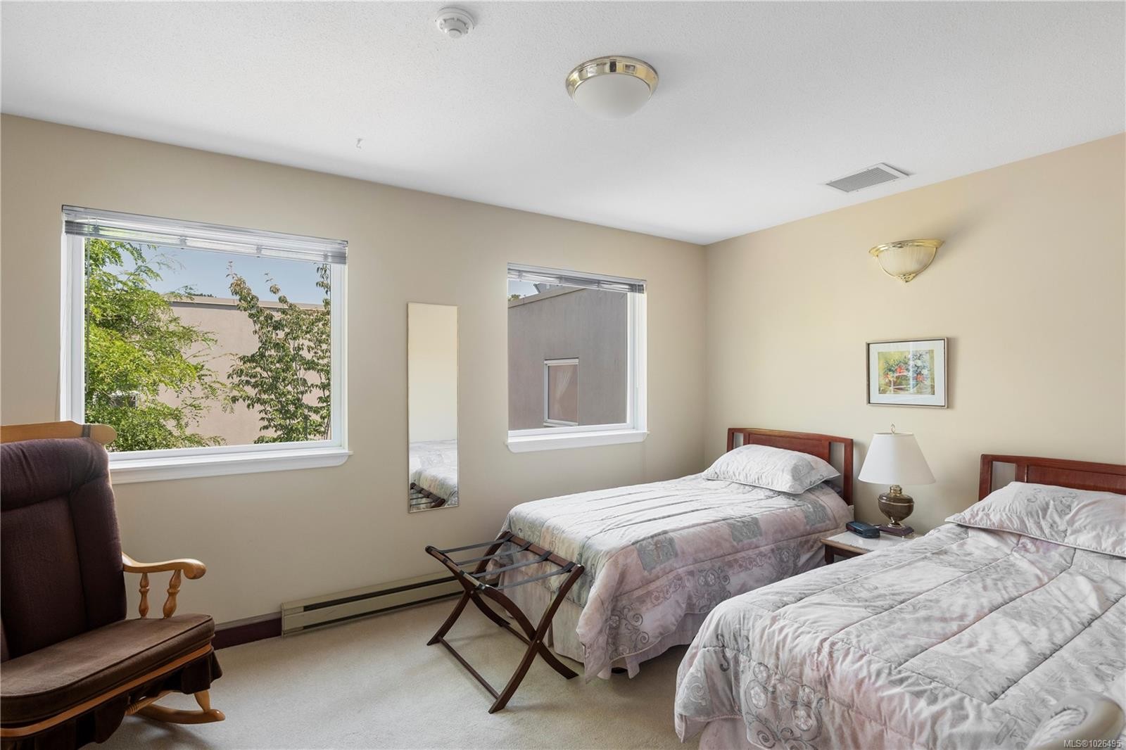 105-3915 St. Georges Lane, Saanich, BC - Indoor Photo Showing Bedroom