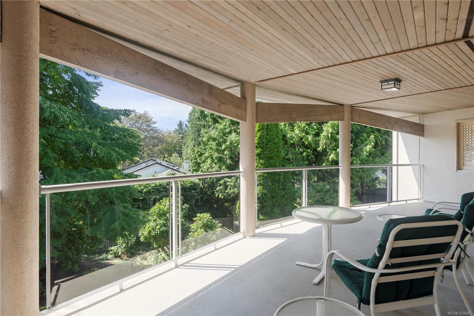 105-3915 St. Georges Lane, Saanich, BC - Outdoor With Exterior