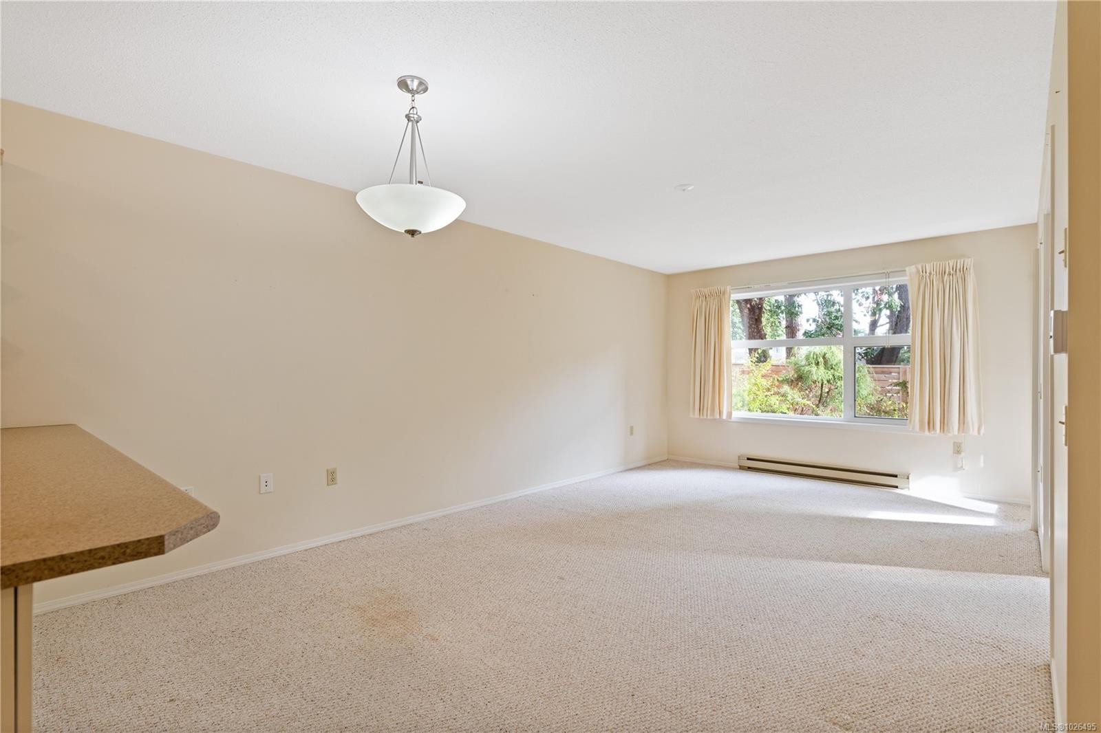 105-3915 St. Georges Lane, Saanich, BC - Indoor Photo Showing Other Room