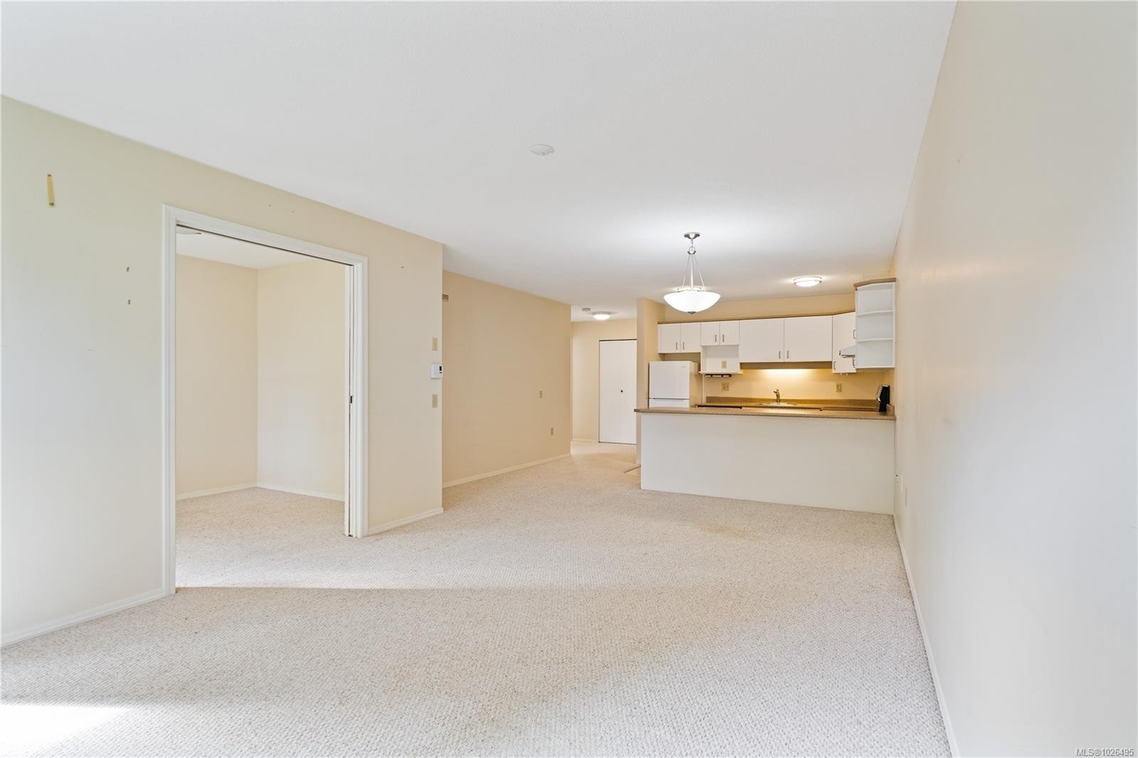 105-3915 St. Georges Lane, Saanich, BC - Indoor