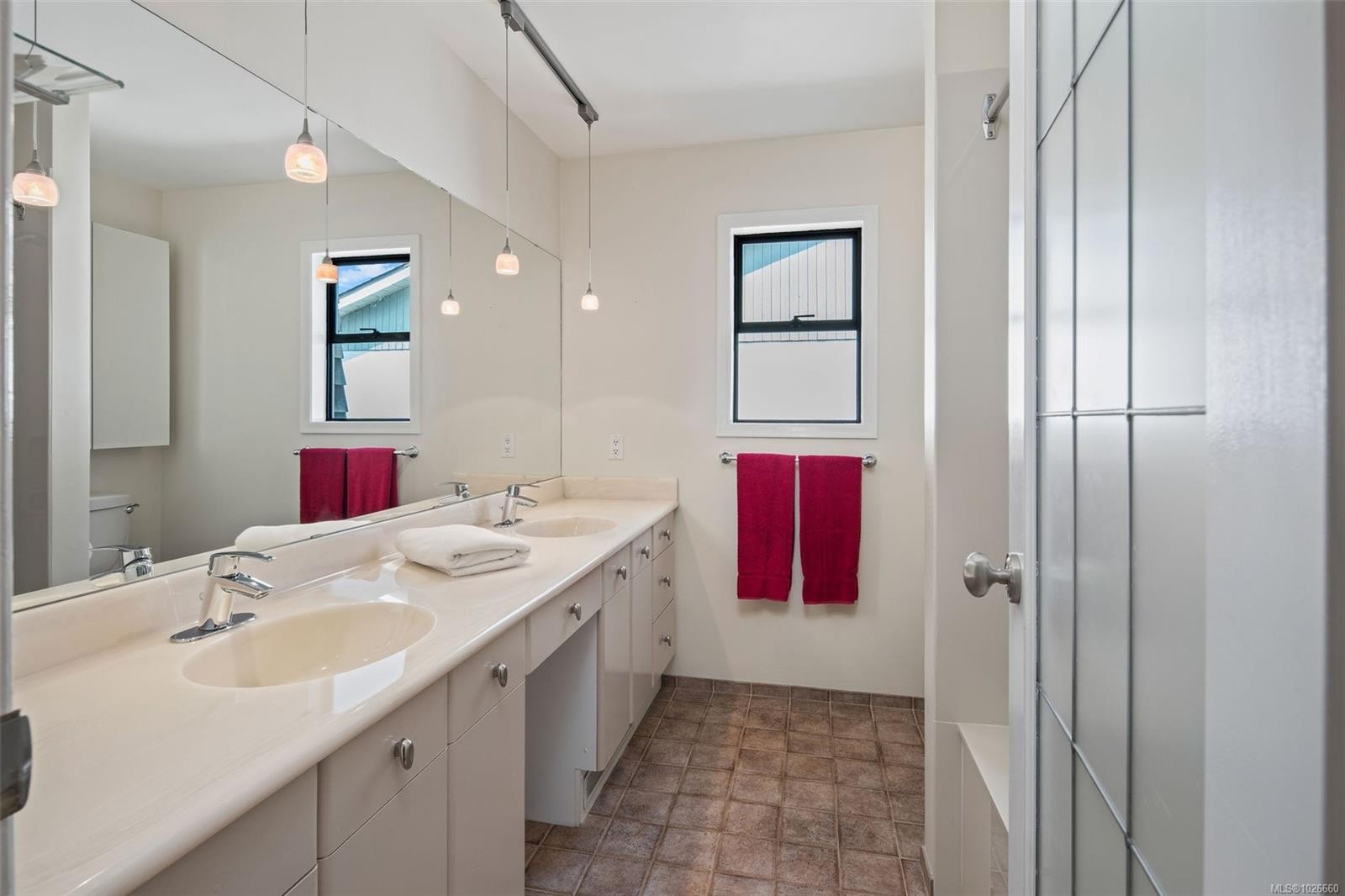 4059 Cavallin Crt, Saanich, BC