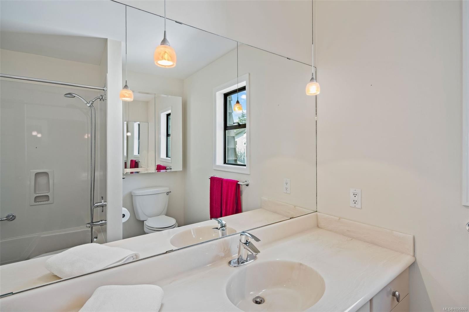 4059 Cavallin Crt, Saanich, BC